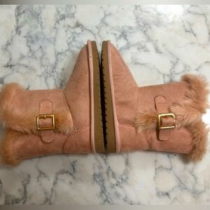 Girls Buckle Faux Fur Chalet Boots - Pink